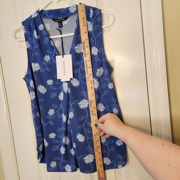 41 Hawthorn Sleeveless V-Neck Blue/White Floral Small Petite - Picture 8 of 8